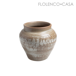 Cracked coarse pottery vase B
