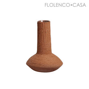 Long-necked coarse pottery vase B